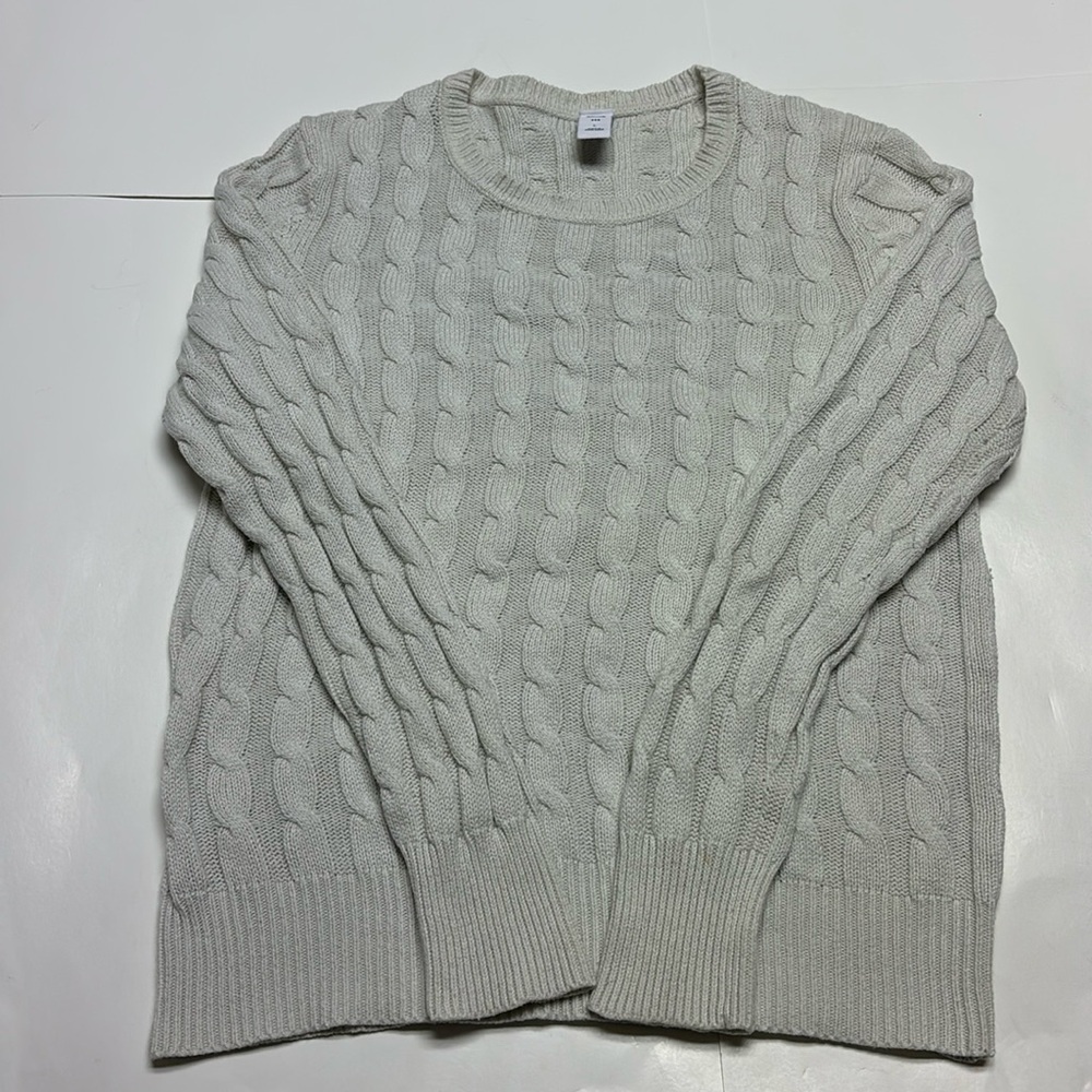 Gap Womens Cable Knit Sweater Size Large ( fit is more like medium) oatmeal